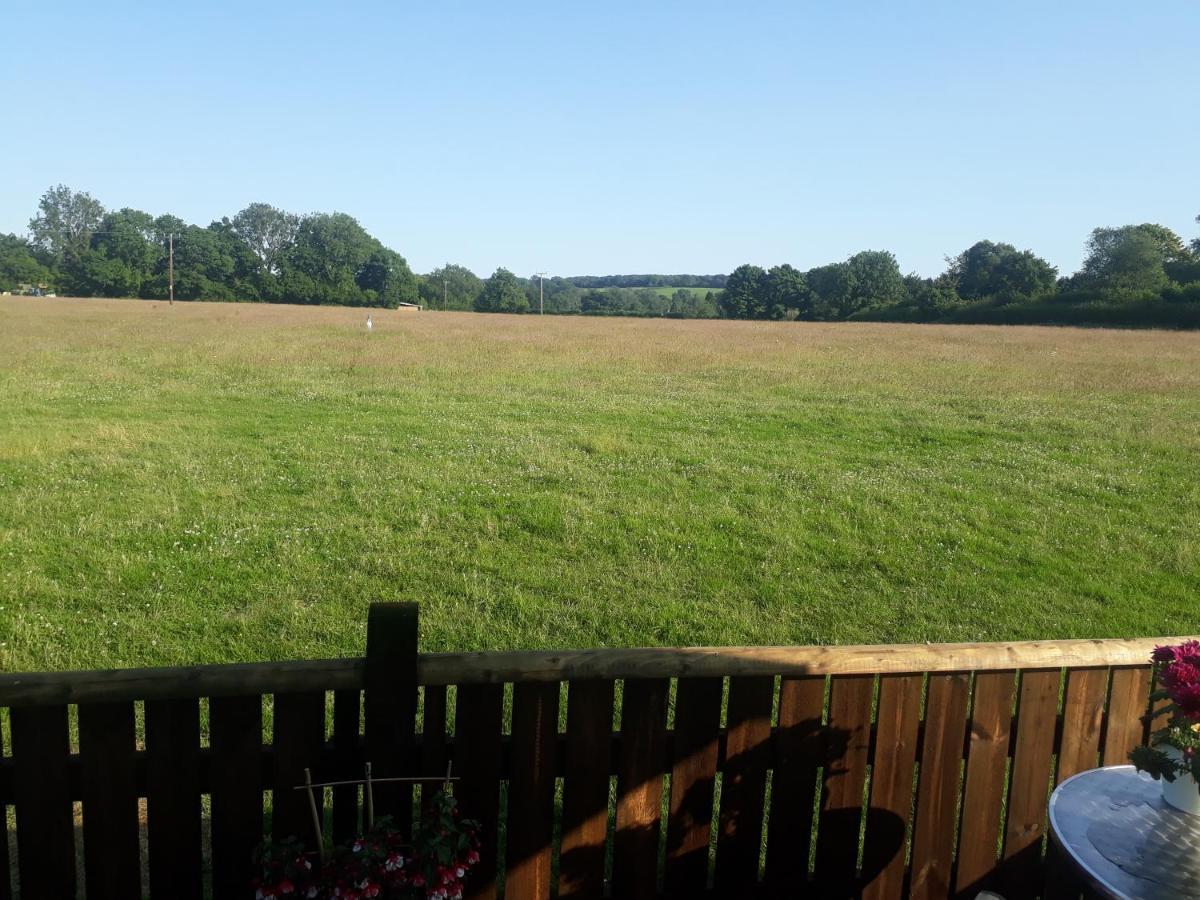 Country Bumpkin - Romantic Couples Stay In Oakhill Cabin Exterior foto